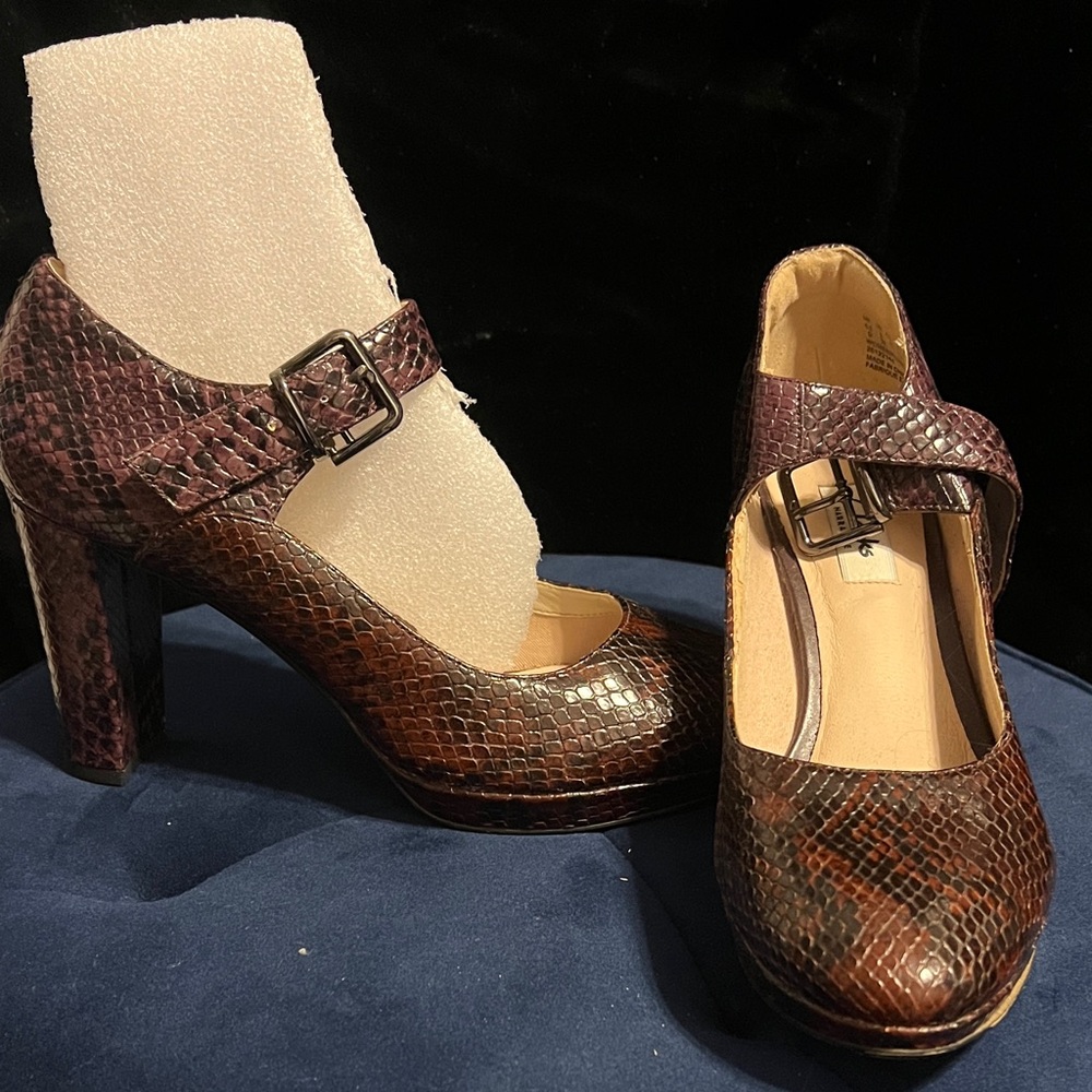 Clarks Purple/Brown Snakeskin Heels